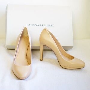 Banana Republic Kelsey Pump Heel Dune Nude, Size 5